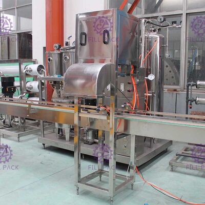 آلة تعبئة جالون أحادية الكتلة ذات أربعة خطوط أوتوماتيكية بالكامل 600BPH مع صمام تجاوز المزود