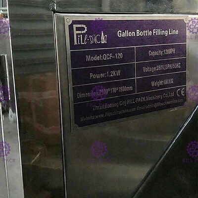 تغذية الرفع التلقائي SUS 304 120 BPH جالون خط التعبئة المزود