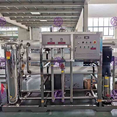 خط تعبئة المياه تنقية الألياف المجوفة 4000 LPH RO Plant المزود