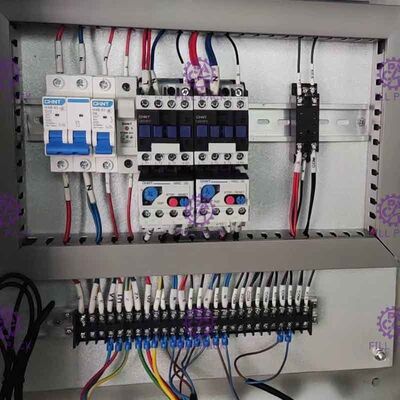 آلة معالجة المياه بالتناضح العكسي CE 1000LPH المزود