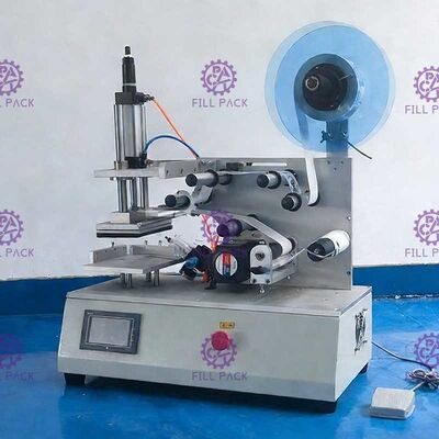 آلة لصق ملصقات الزجاجات المسطحة شبه الأوتوماتيكية ذات جانب واحد أو مزدوج الجوانب المزود