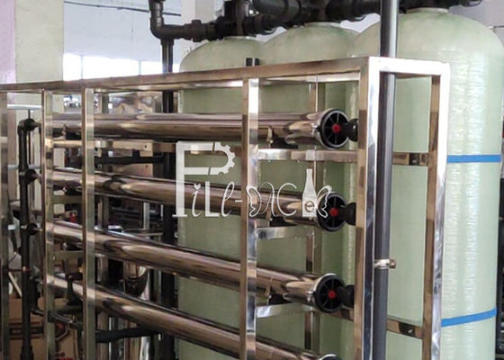 مصنع مياه الشرب 2000 LPH RO مع معقم الأشعة فوق البنفسجية المزود