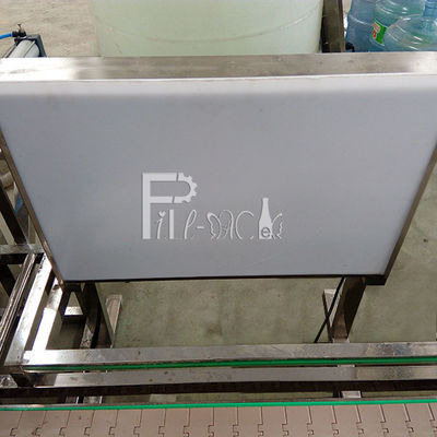 إخراج الحزام الناقل 300 BPH برميل ملء آلة المزود