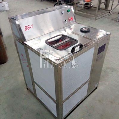 SUS 304 توصيل الأنابيب 300 BPH جالون محطة مياه المزود