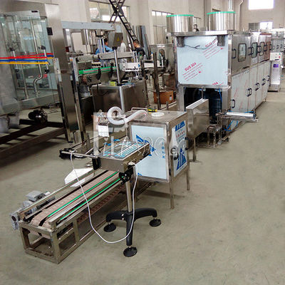 SUS 304 توصيل الأنابيب 300 BPH جالون محطة مياه المزود