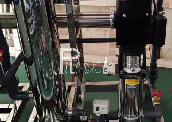 مصنع مياه الشرب 2000 LPH RO مع معقم الأشعة فوق البنفسجية المزود