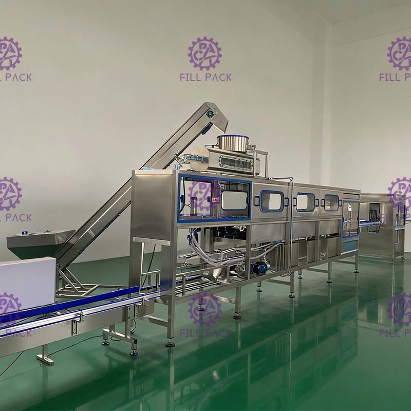 آلة تعبئة جالون 270 × 490 مم مع نفق شرنك للملصقات المزود