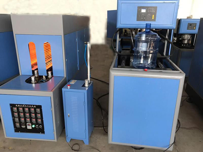 1 تجويف 3-5 1.0Mpa جالون زجاجة تهب آلة مع آلة مساعدة المزود